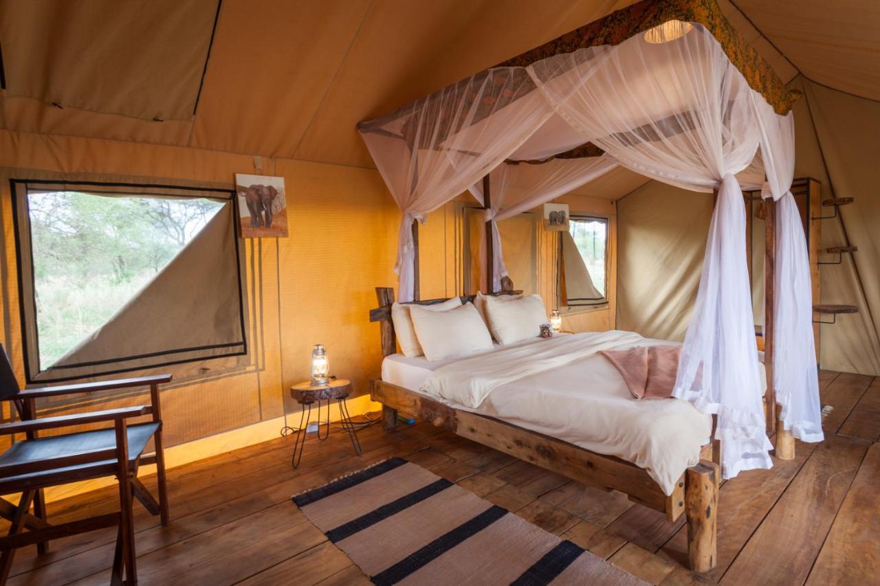 Baobab Tented Camp Kwa Kuchinia Bagian luar foto