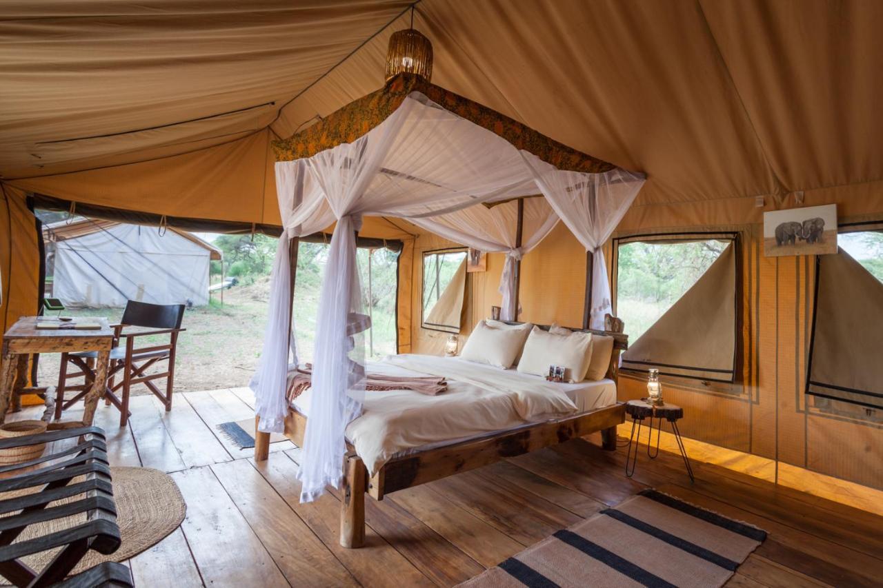 Baobab Tented Camp Kwa Kuchinia Bagian luar foto