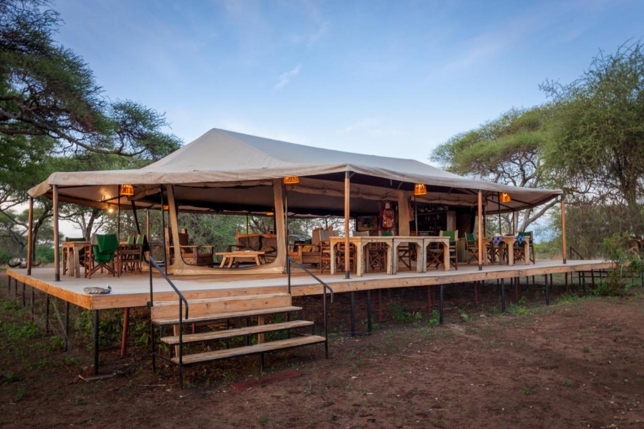 Baobab Tented Camp Kwa Kuchinia Bagian luar foto